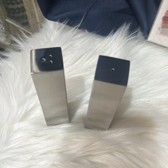 🩶American Metalcraft Salt and Pepper Shakers - Picture 2 of 10